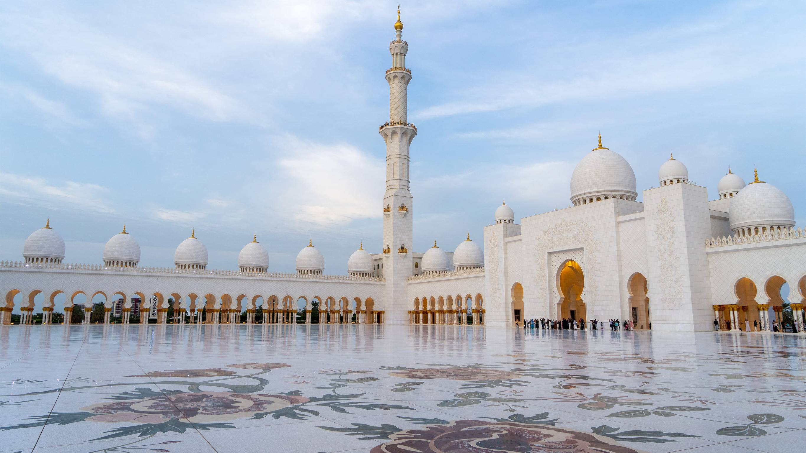 Sheikh Zayed Grand Mosque At Sunset