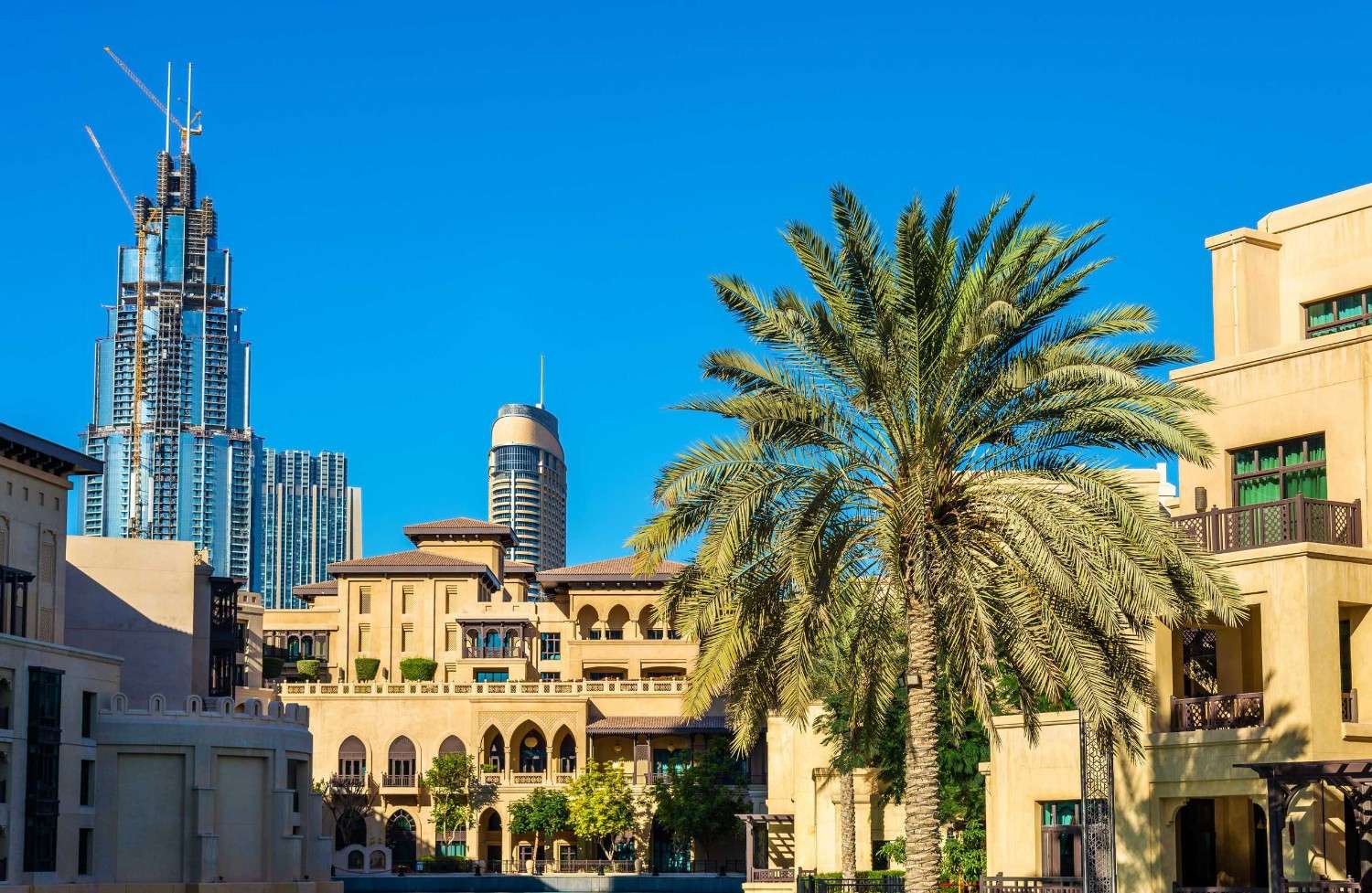 Sunny Summer Day In Downtown Dubai Sunny Summer Day In Downtown Dubai